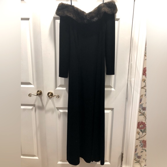 ELEGANT VELVET AND FAUX FUR OFF THE SHOULDER FULL LENGTH GOWN - Picture 2 of 16